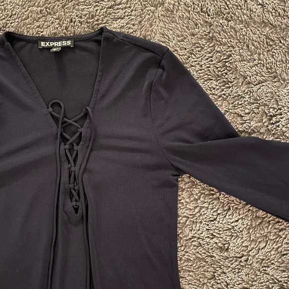 EXPRESS Women’s Front Tie Blouse - Picture 9 of 11